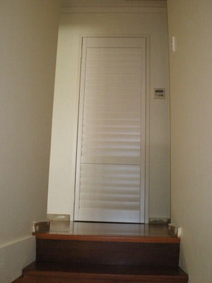 close or open shutters